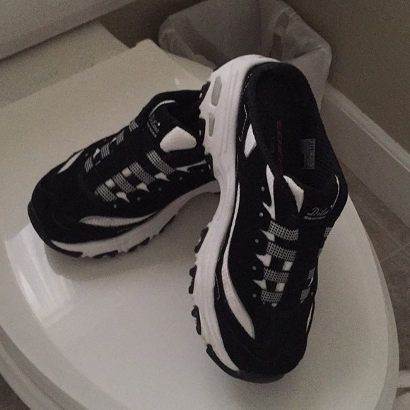 sketchers slide on sneakers